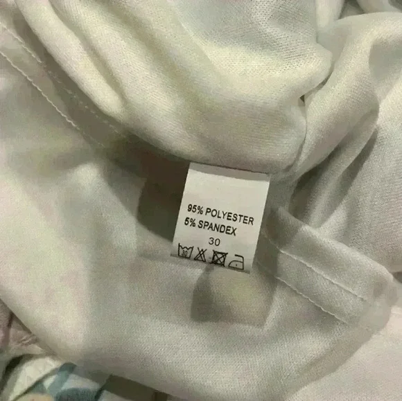 Flowy floral mini skirt - Picture 2 of 4